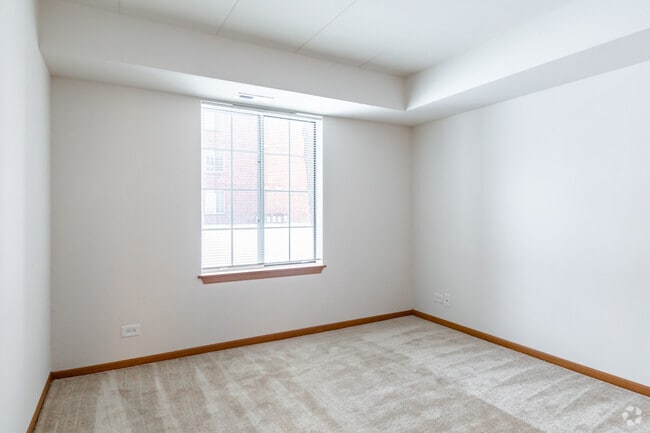 1BR, 1BA -Ashley (Remodel)- Bedroom