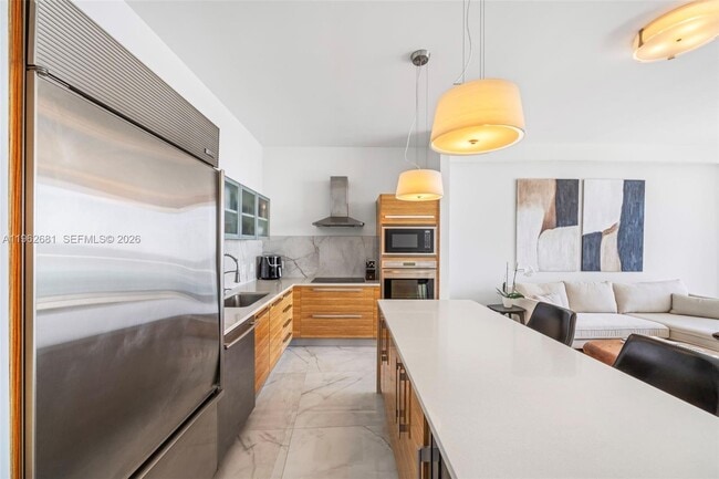 Photo - 2020 N Bayshore Dr Unidad 2305