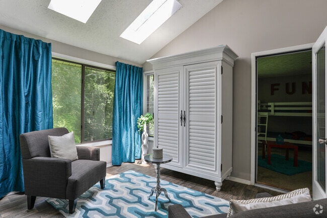 2BR, 2BA - 1,309 SF