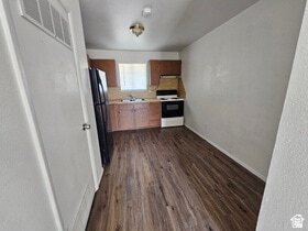 215 N 400 W