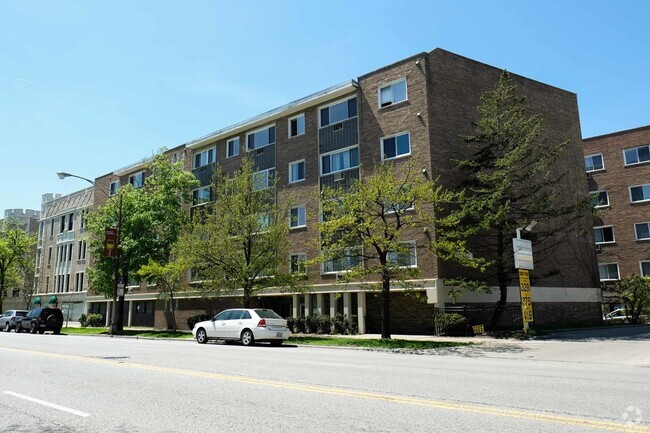 Building Photo - 7120 N Sheridan Rd Unit 408 Rental