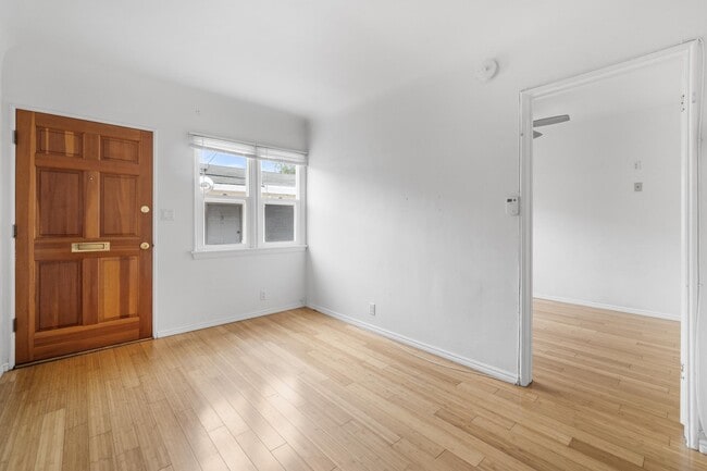 Building Photo - 1722 Abbot Kinney Blvd Unit 3 Rental
