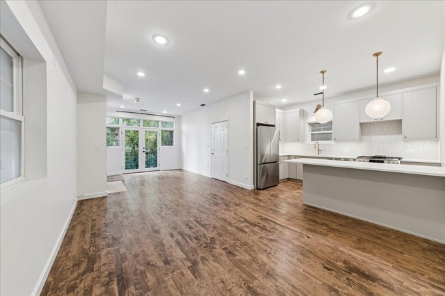 Photo - 1046 W Fulton Market Unit 3