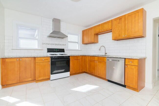 Photo - 21 Wollaston Ave