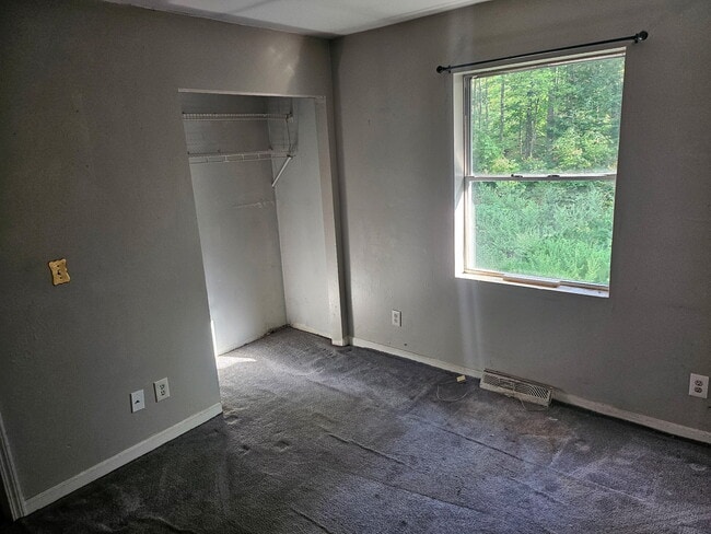 Photo - 21 Hickory Cir