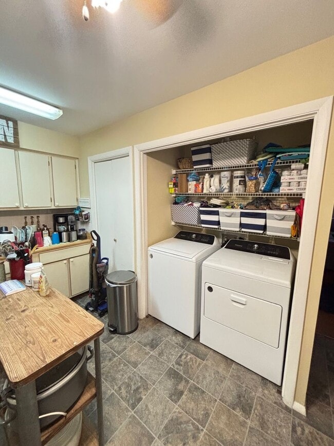 Photo - 2105 Burwell St