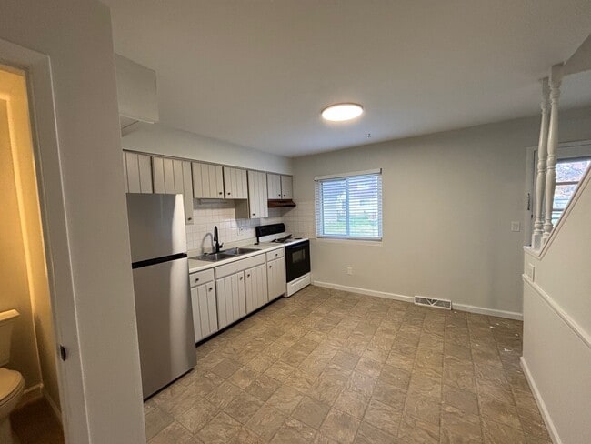 Photo - 2730 Center St