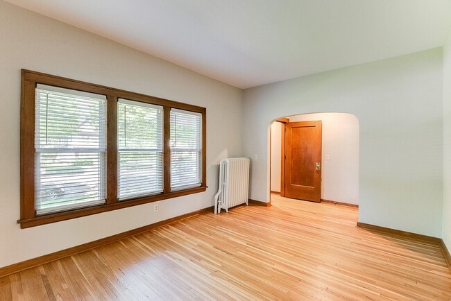 Photo - Recently Renovated 4-Bed Close to Macalester, St Thomas, Concordia & St Kate's!