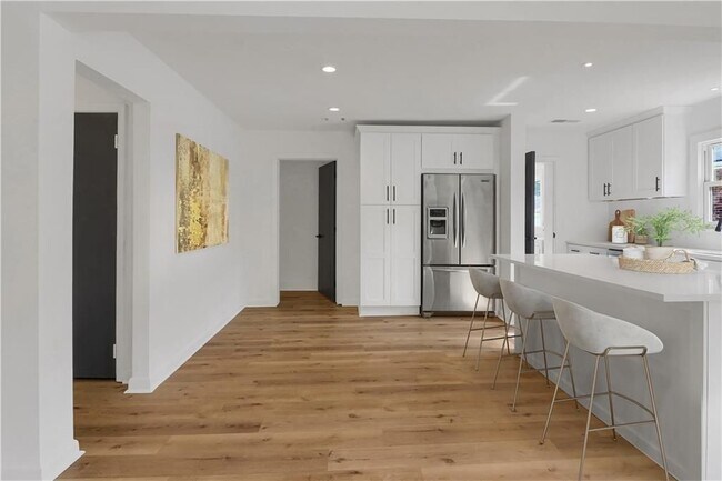 Photo - 776 Norwood Rd SE