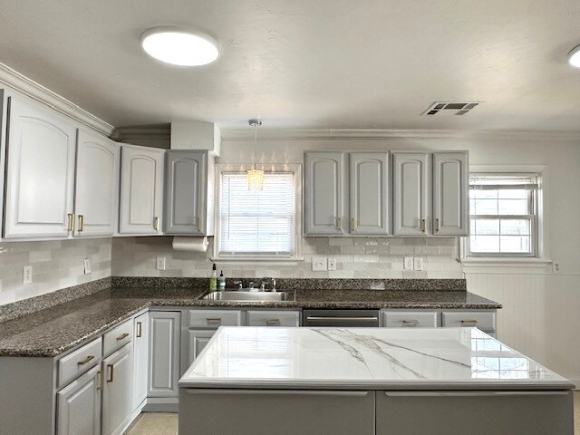 Photo - 3615 N Westmont St