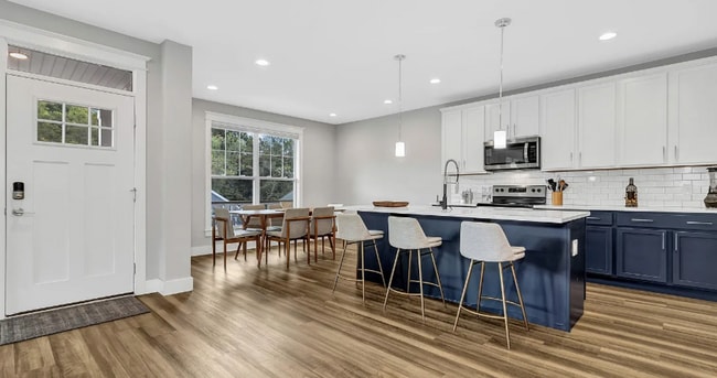 Photo - Home in Black Mountain available for rent ...