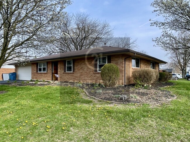 Building Photo - 5051 Bluffview Dr