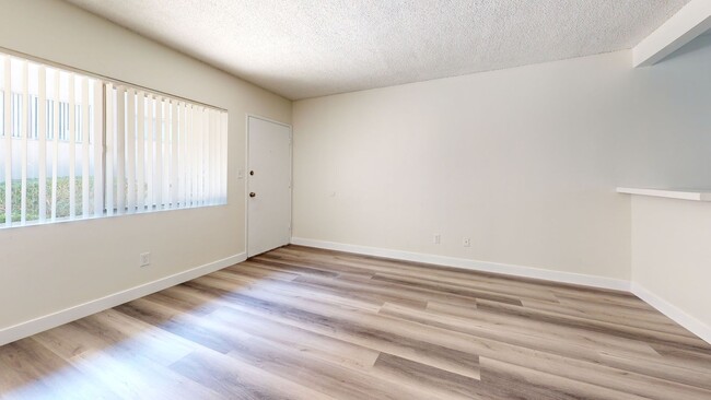 Photo - 821 Glenway Drive