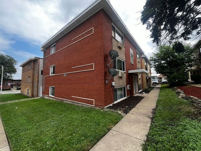 Building Photo - 2149 W 119th St Unit G Rental