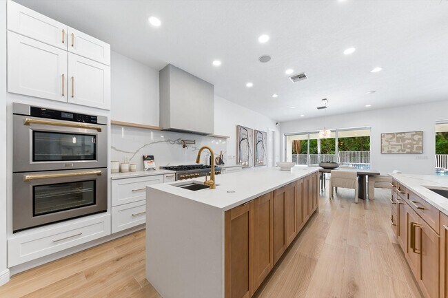 8717 Estate Dr