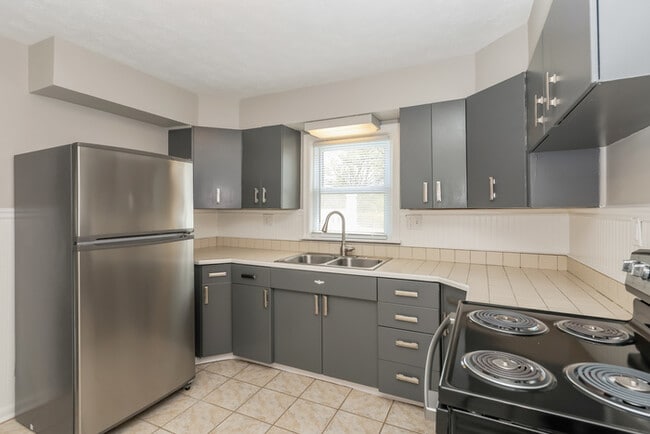 Photo - 1176 Highview Dr