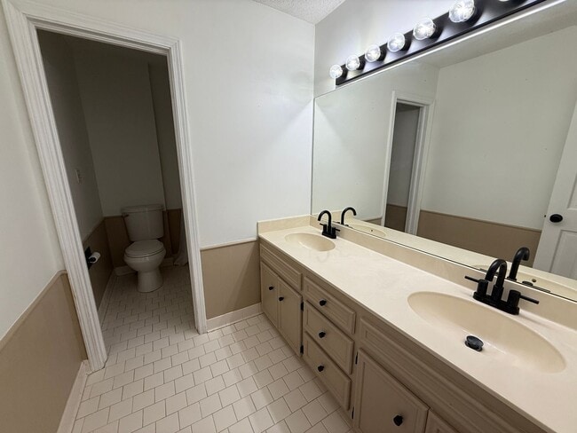 Photo - Luxury 4 Bed Home with Bonus Rooms and Pool