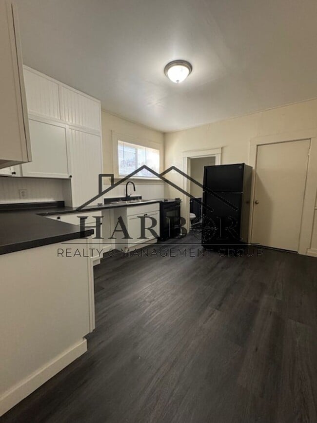 Photo - 1111 4th St NW