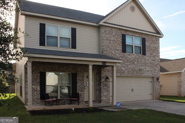 Building Photo - 111 Sourwood Ln