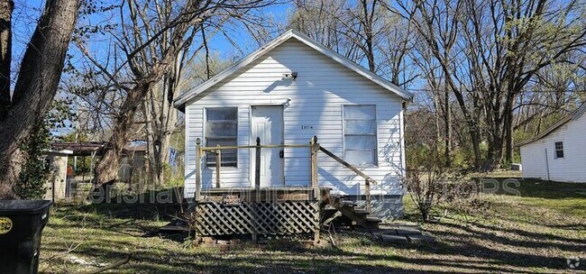 Building Photo - 1806 Browning St Rental