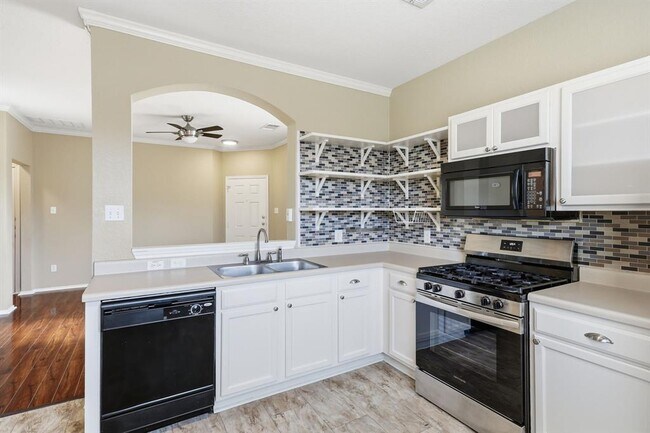 Photo - 14408 Charles Dickens Dr Unidad A