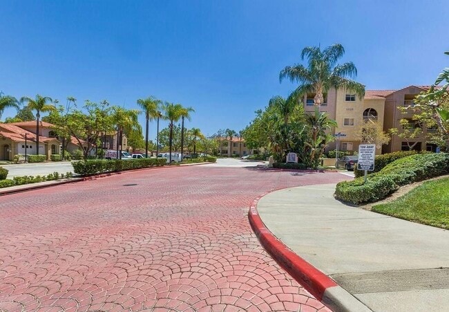 Photo - 2325 Del Mar Way # 103