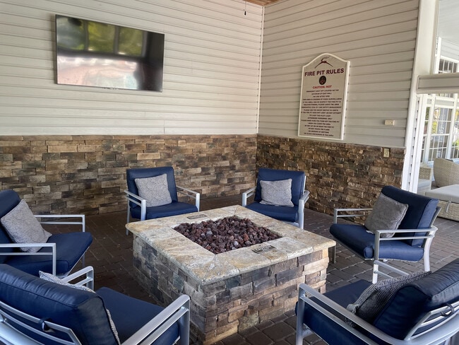 Building Photo - Huntington Lakes Apartments