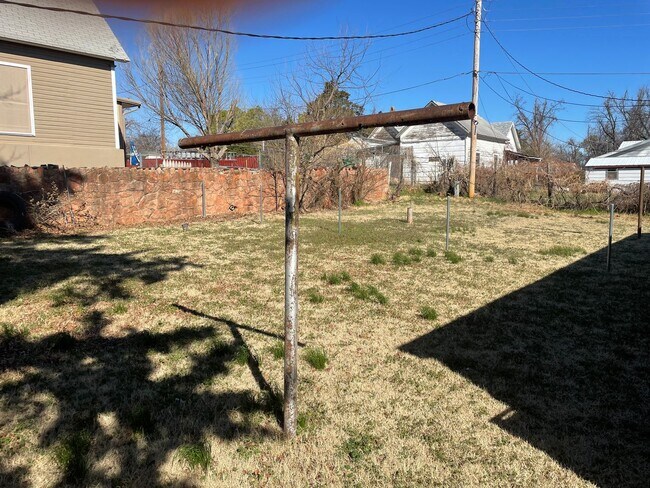 Photo - 1 bed 1 bath duplex nestled in Chickasha O...