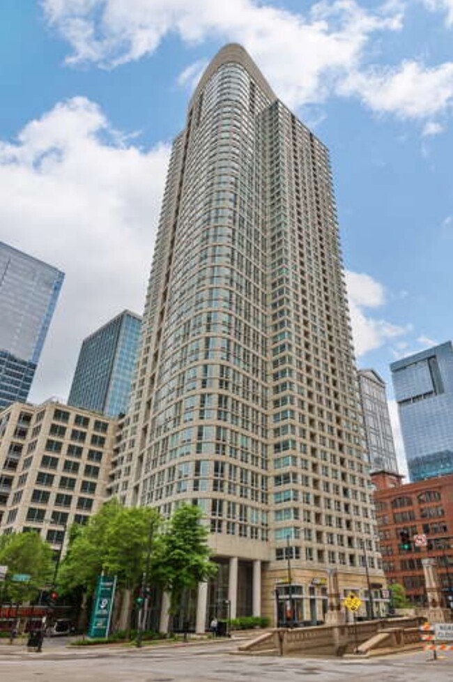 Photo - 345 N LaSalle St Unidad 307 Rental
