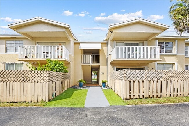 Building Photo - 4154 NW 79th Ave Unit 2A