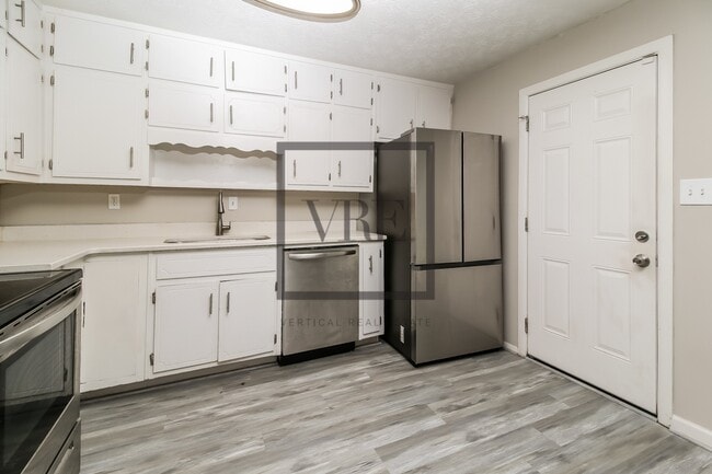 1490 Sunset Way