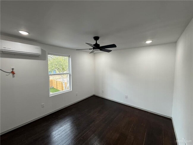 Photo - 8 Miller Ave