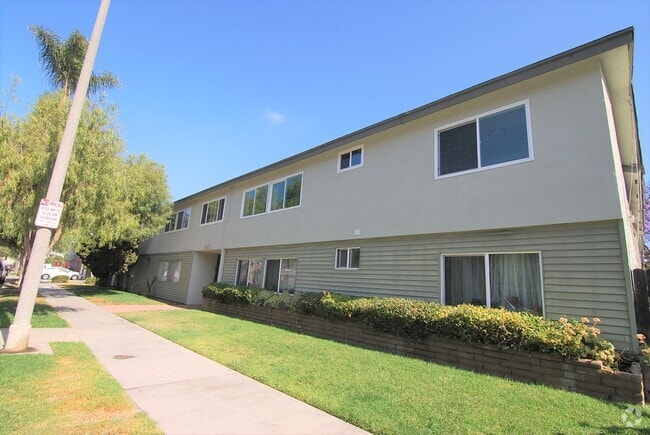 Building Photo - JG-2425 E. 5th Unit JG-5th St #7 Rental
