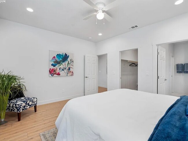 Photo - 741 Claire Ave