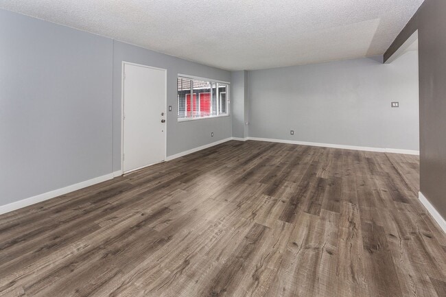 1601 Cedar Ave