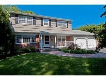 Photo - 305 Maplewood Rd