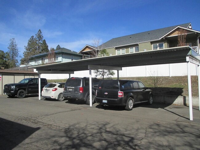 Photo - Spacious 2 Bed, 1 Bath on South Hill! Unidad 2331