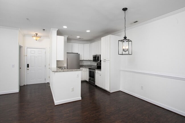 Photo - Beautiful 2 Bedroom Condo in Southern Village!