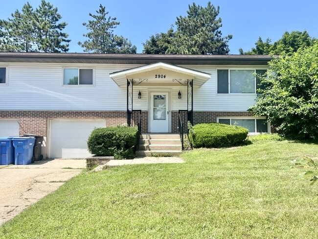 Building Photo - 2904 Northbrook Dr Rental
