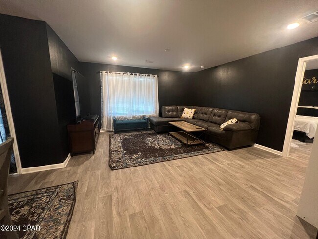 Photo - 255 Ryder Ln