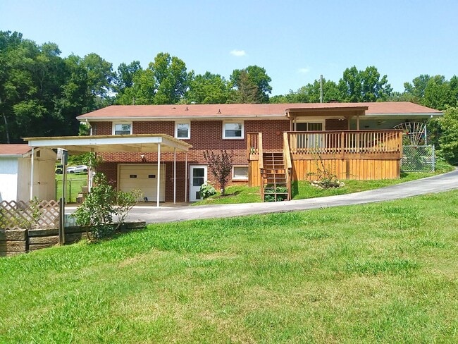 Photo - 3 or 4 Bedroom / 2 Bath Home   Kingsport TN