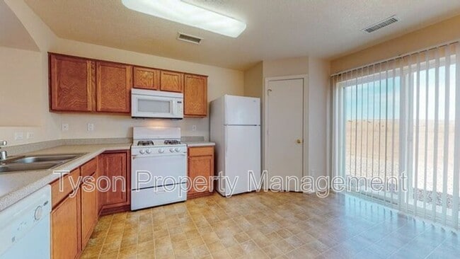 Photo - 2884 Wilder Loop Northeast