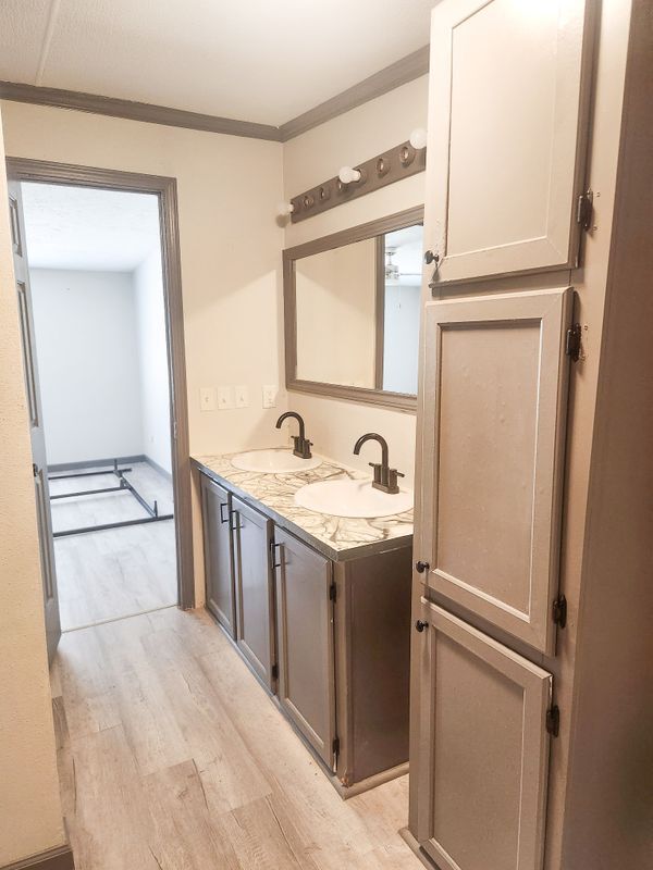 Photo - 1712 Lewis St