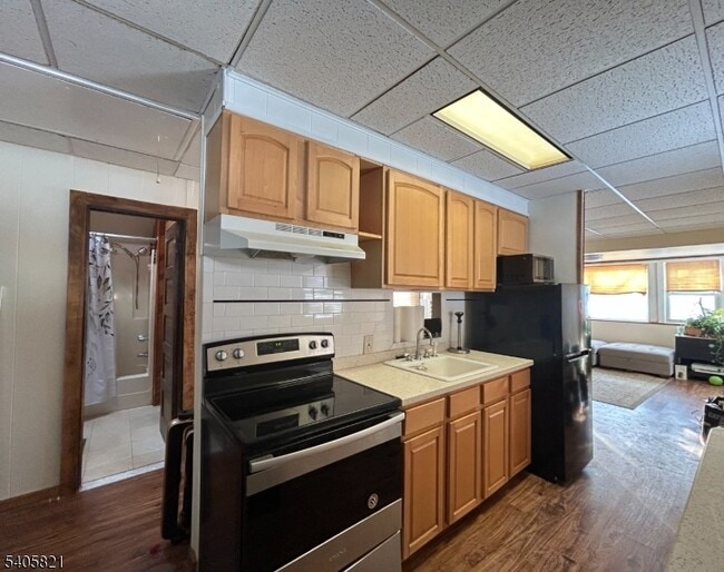 Photo - 19 Windemere Ave