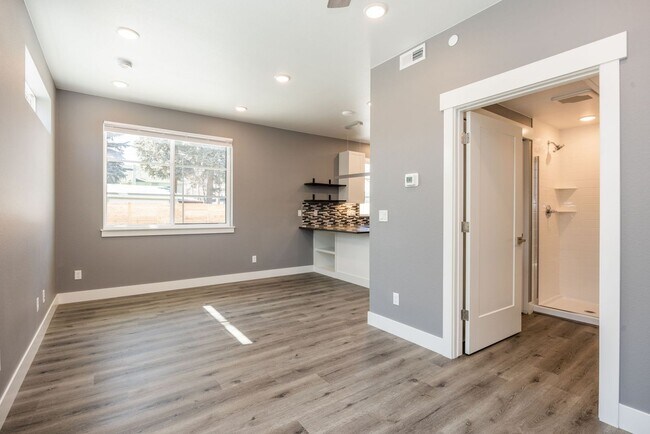 Photo - 745 N Washington Ave Unit Washington202