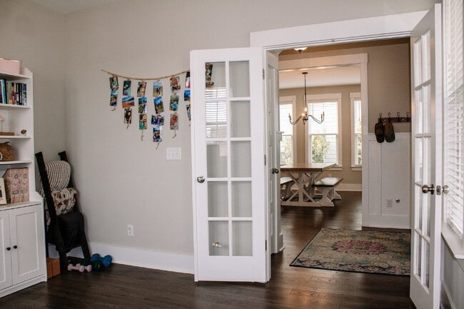 Photo - 393 Oak Park St