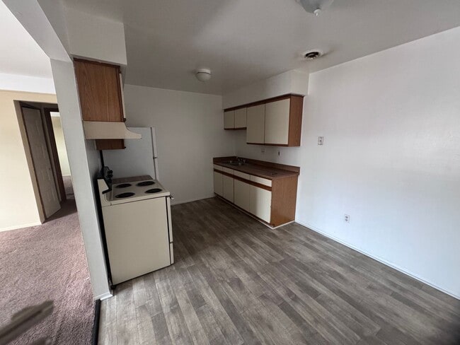 16431 E 10 Mile Rd Unit 101
