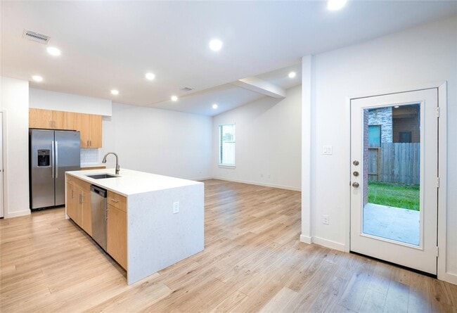 Photo - 2515 Appian Wy Unit B