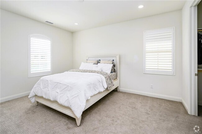 Building Photo - 1081 Summit Oak Dr Rental