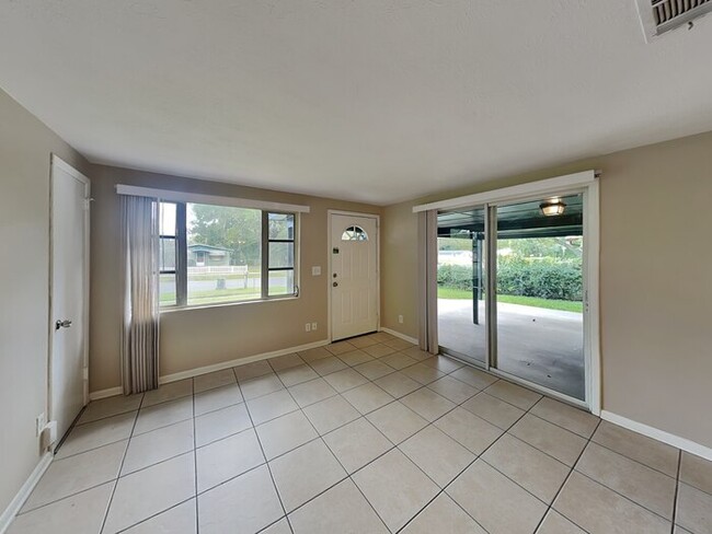 Photo - 6150 George Wood Ln W